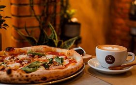 Espaco Entre Pizza & Cafe